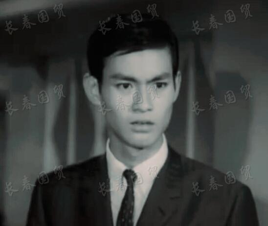 郑少秋20岁旧照曝光,眉清目秀颜值不输小鲜肉