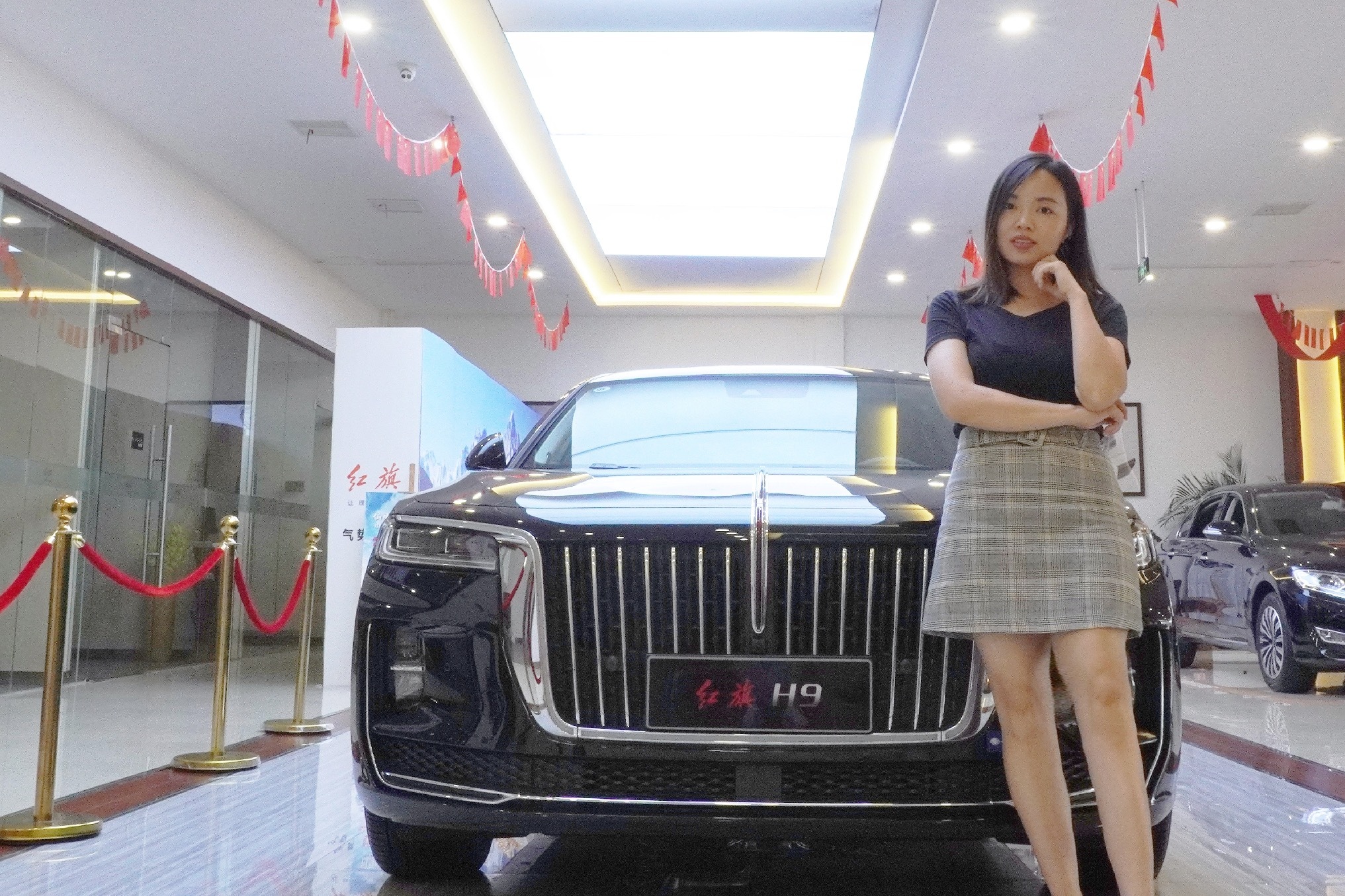 到店实探红旗H9 2.0T高配！预售价约40万，比5系、E级、A6L如何？