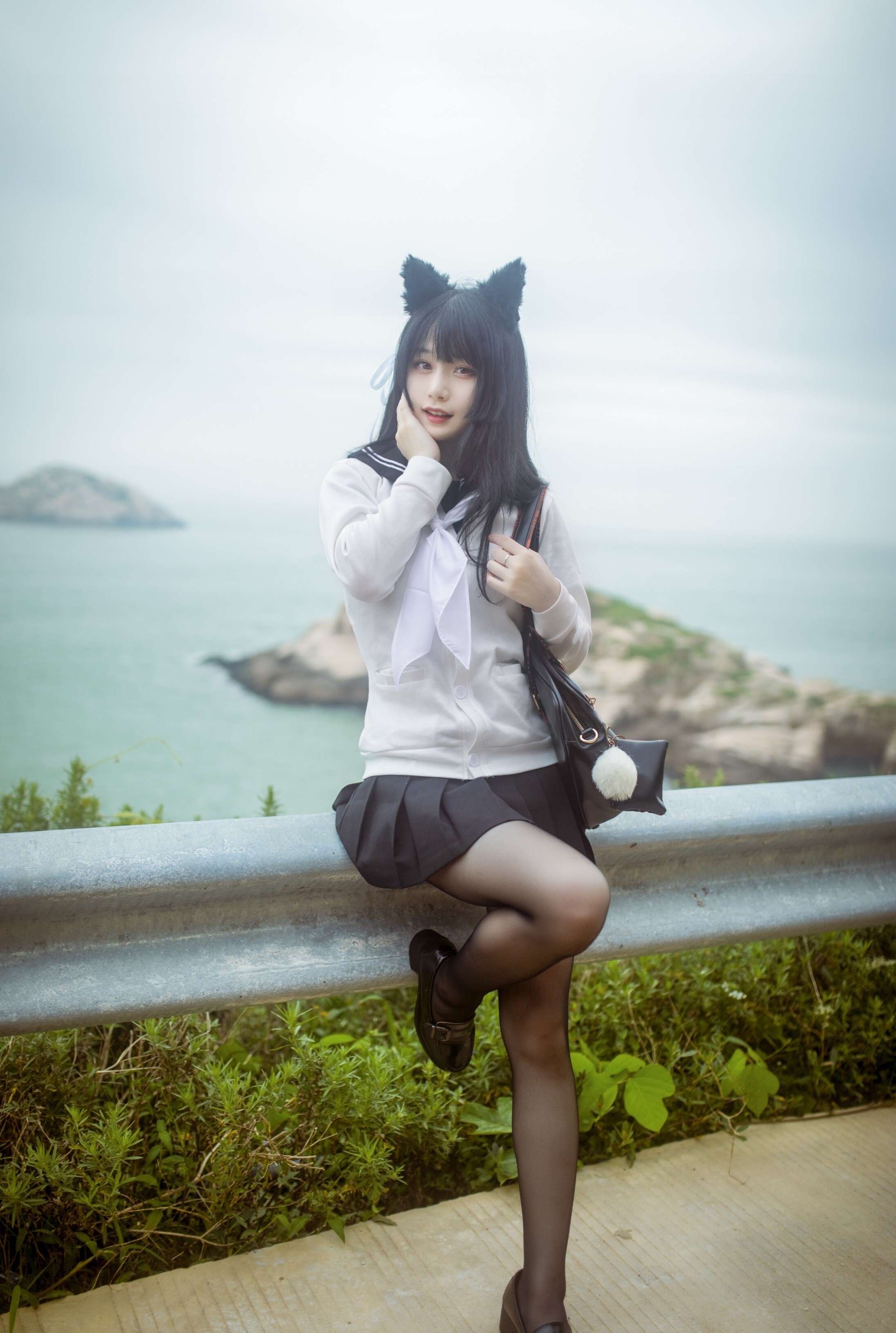 cos碧蓝航线调皮却不失可爱的爱宕小姐姐