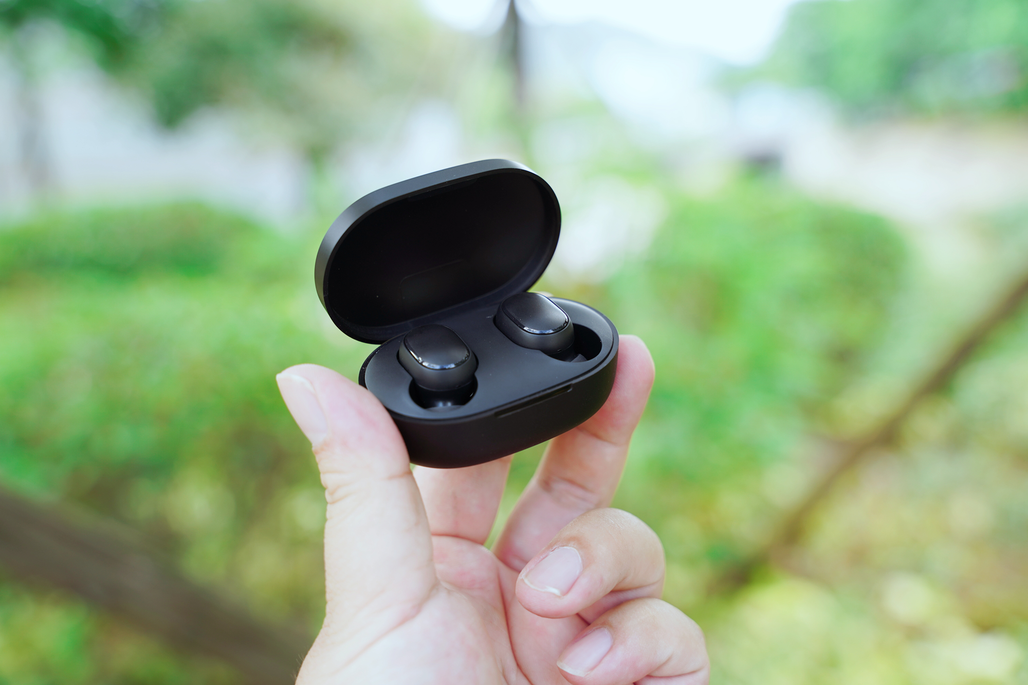 redmi airdots 2开箱:大牌真无线耳机不足百元,一个字值!