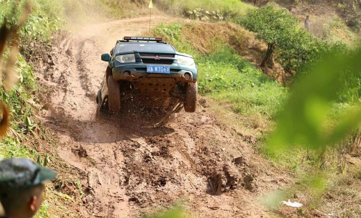 重庆黄埔书画院的书画艺术邂逅T3竞技越野赛 会迸发出怎样的故事|重庆黄埔书画院的传统书画艺术邂逅T3竞技越野赛 会迸发出怎样的故事