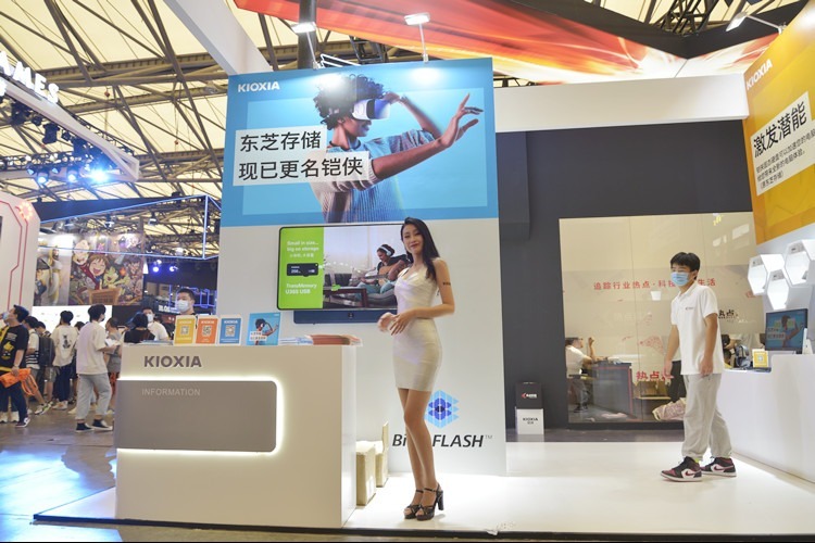 东芝存储更名铠侠后展示新形象，ChinaJoy舞台现场超高人气