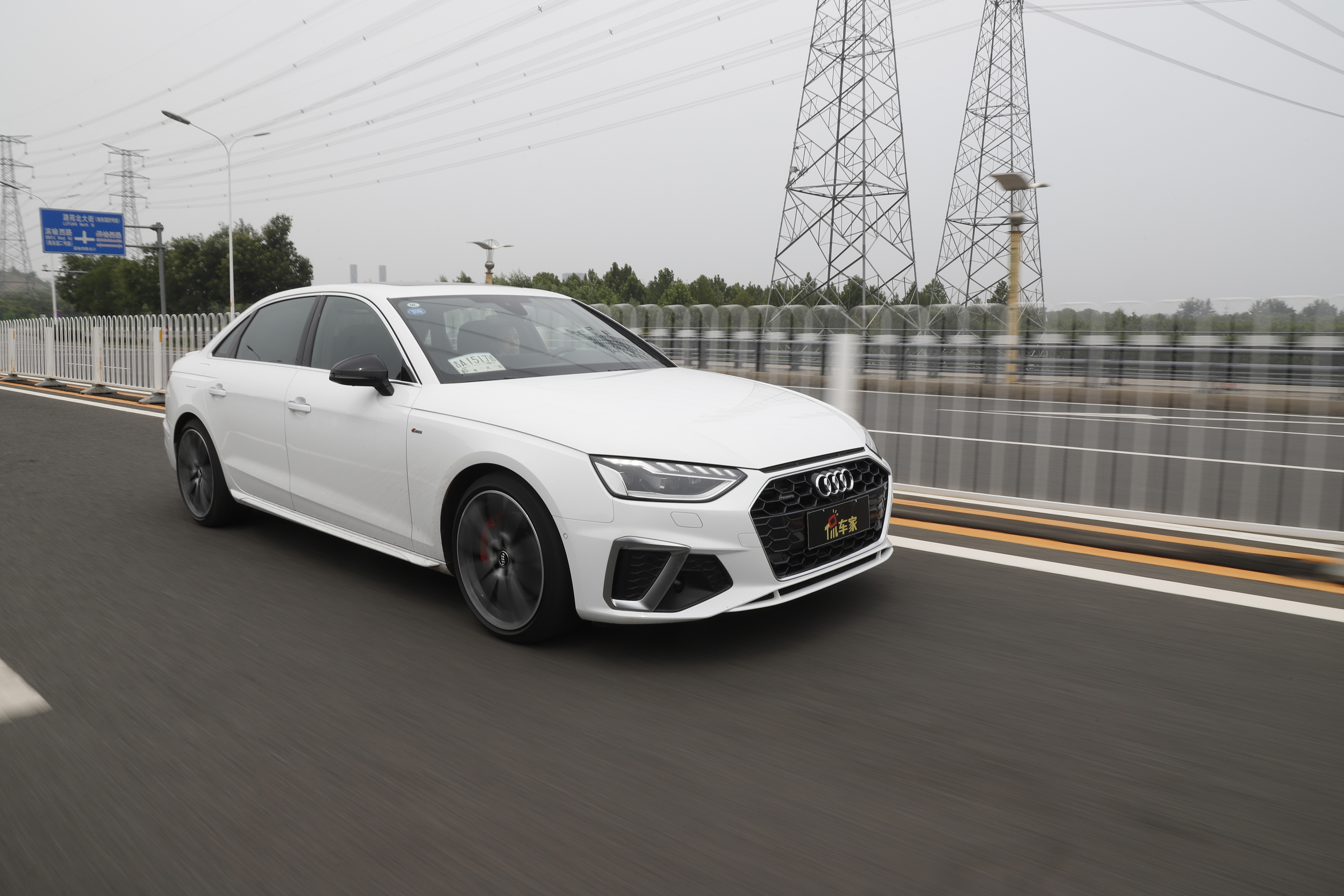 鲜试车 | 变身运动健将 深度体验全新奥迪a4l 45 tfsi臻选动感__凤凰