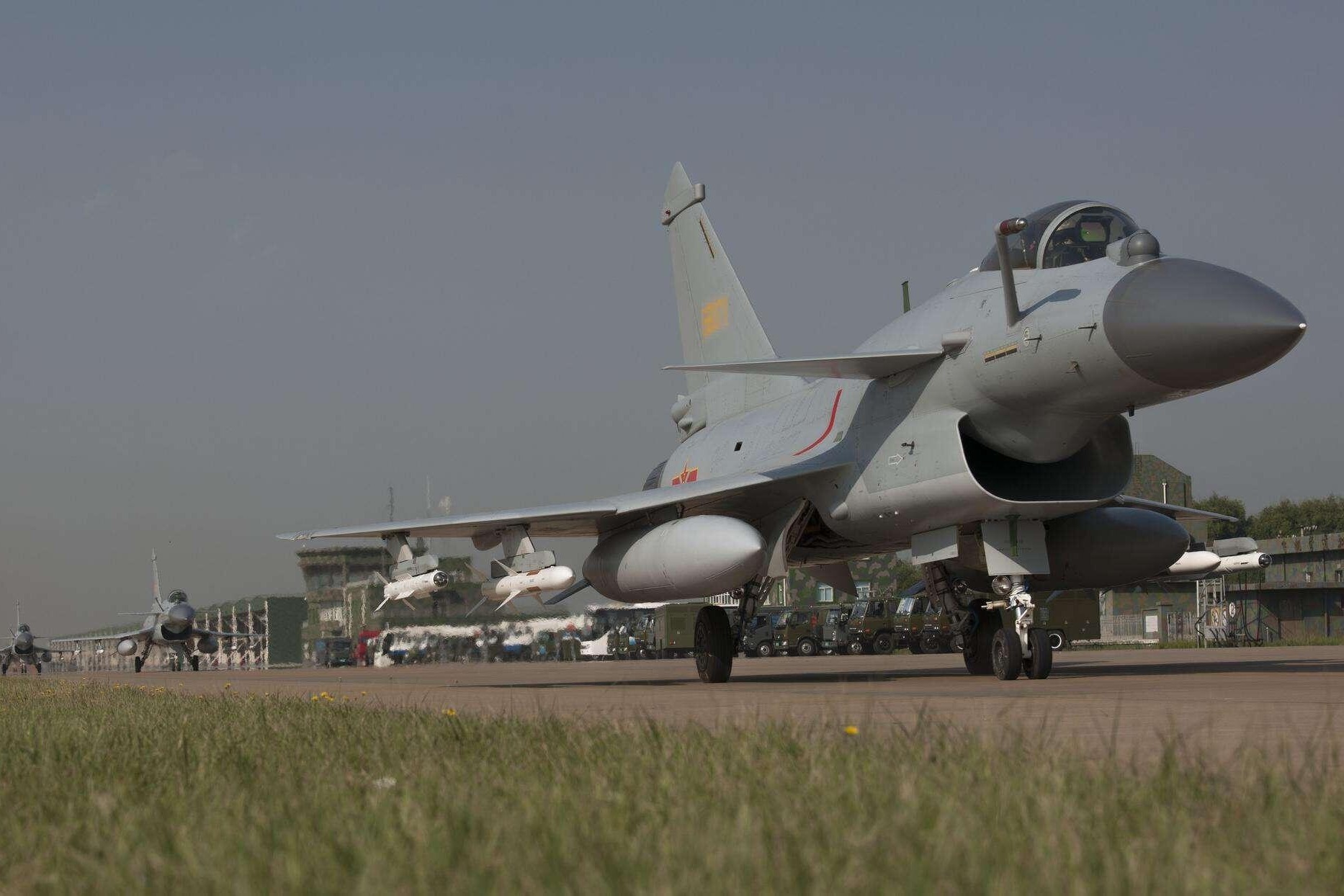 歼10C出口首单被搅黄了？伊朗宣布一项重大决定，美国人更头疼了