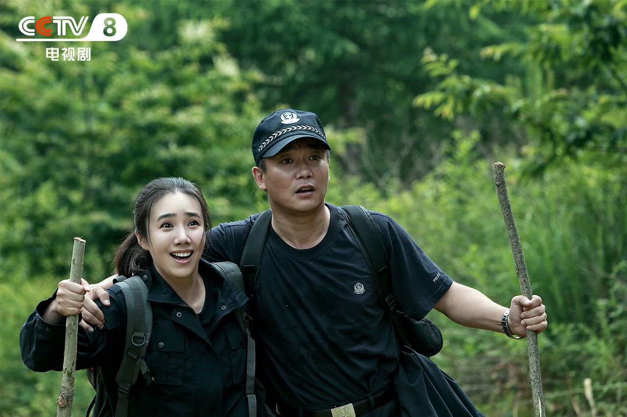 《小镇警事》开播 马丁倾力诠释热血女警__凤凰网