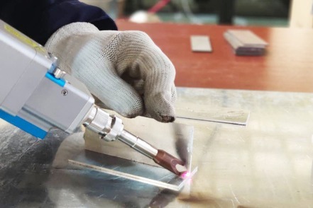 1000W手持式激光焊接机焊接参数如何调整