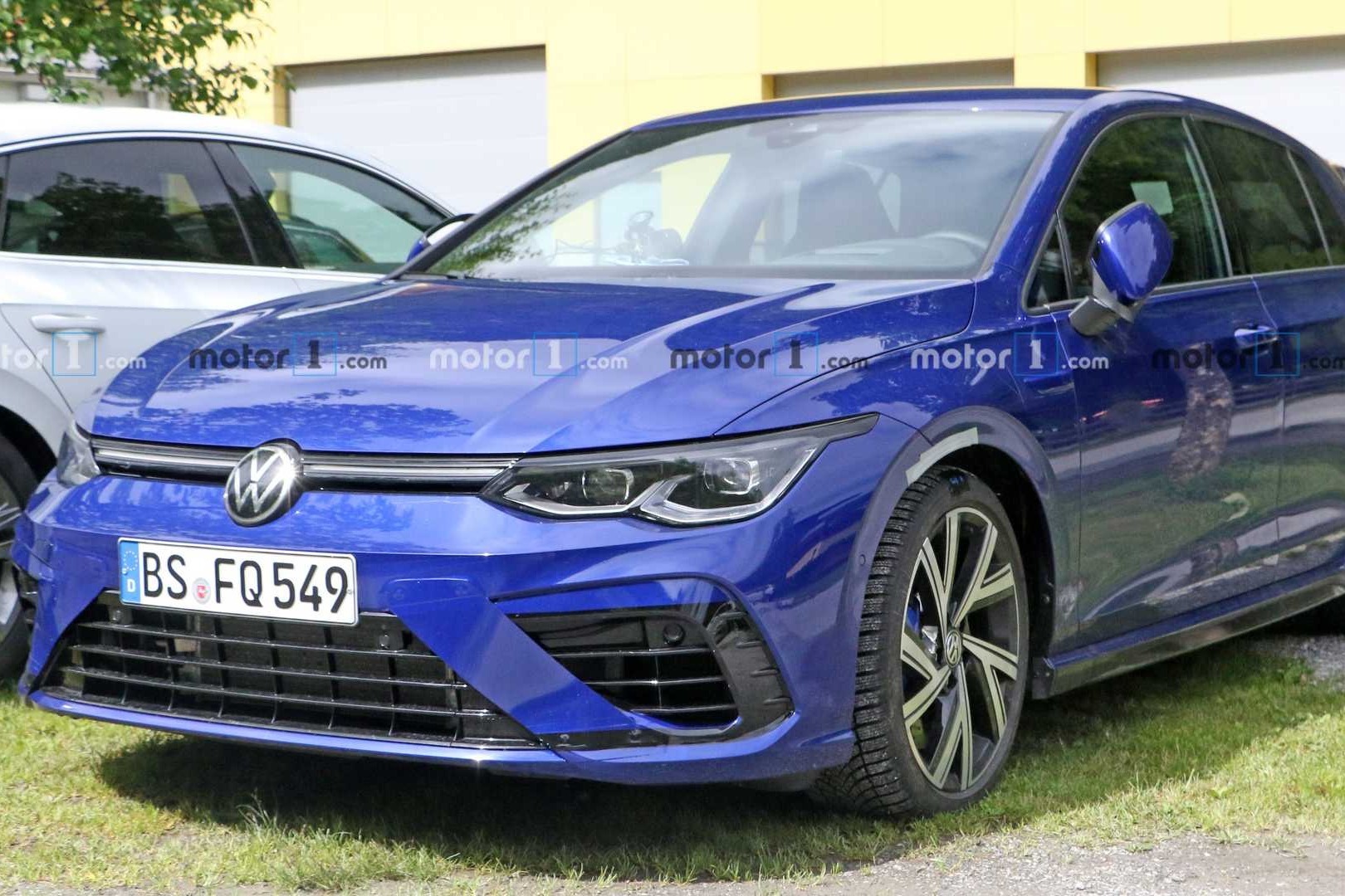 新款大众高尔夫R实车谍照曝光；全新奥迪S3官图发布