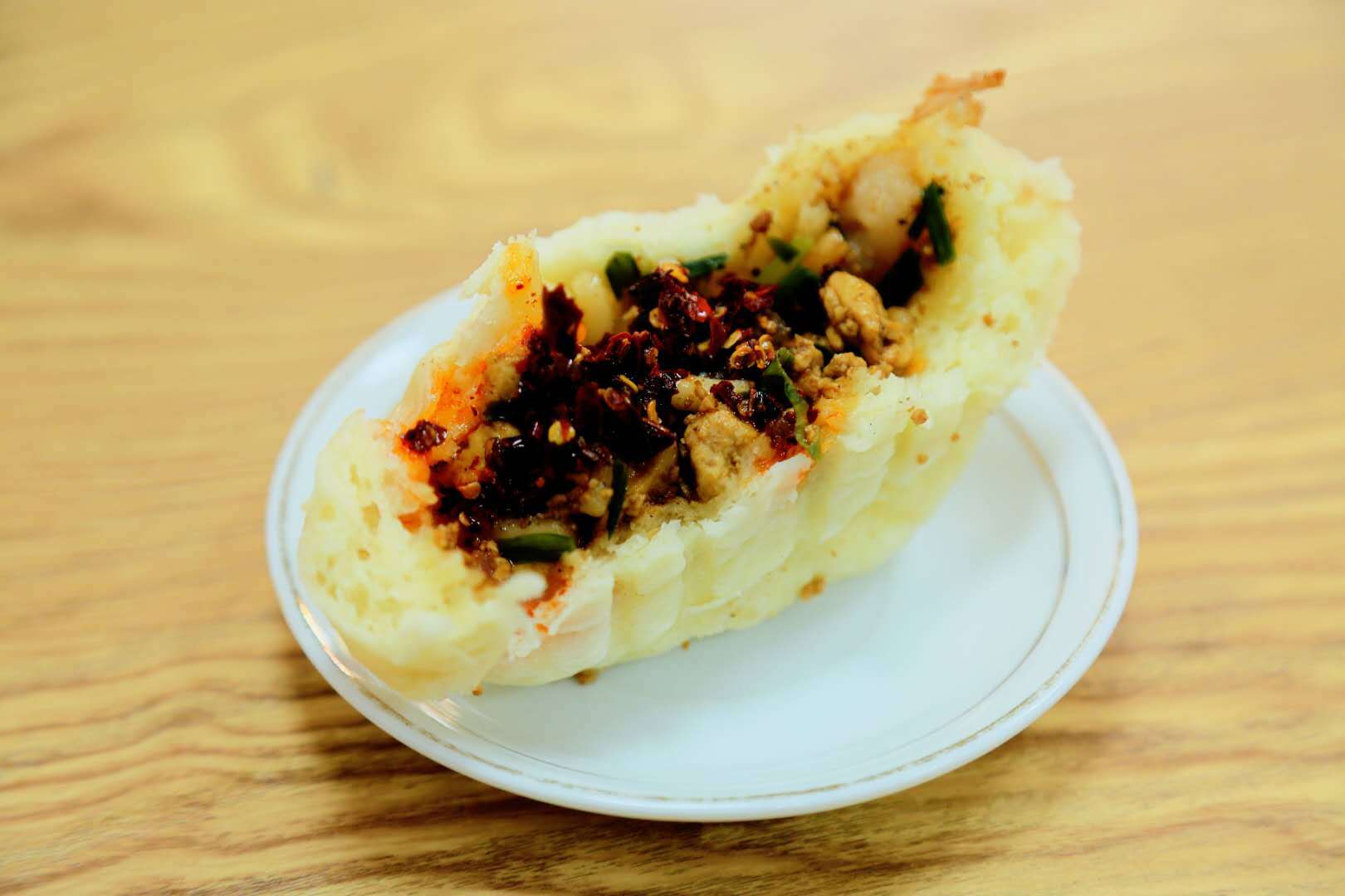 寻味内蒙古乌海美食:人与人之间的距离,也许只有一个包子