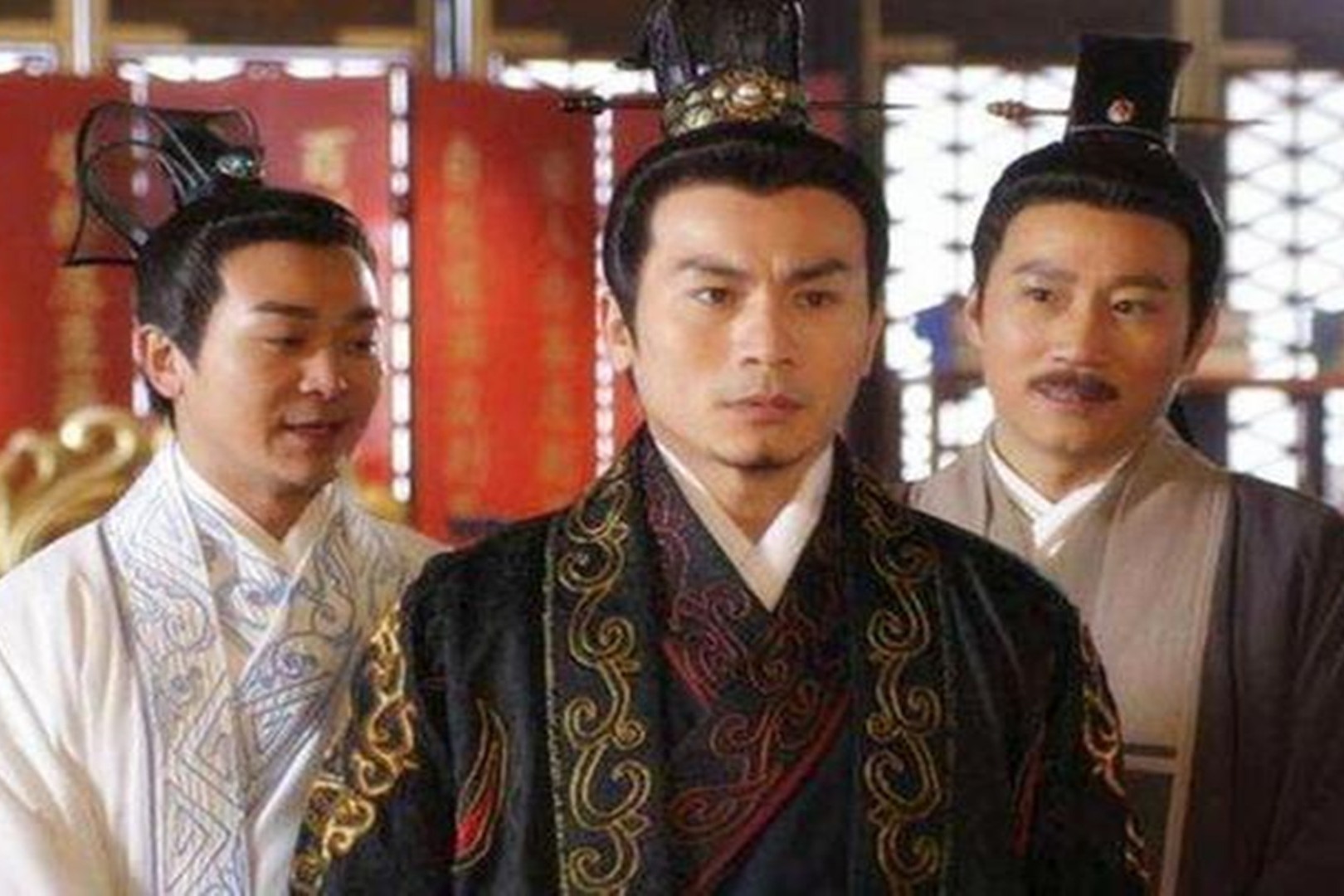虽是篡权夺位，但两人执政期间作出了许多贡献，不失为一位好皇帝