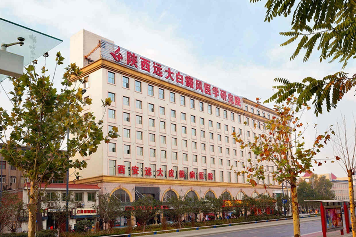 白癜风医生陈国瑞主任：手部白癜风为什么恢复慢？