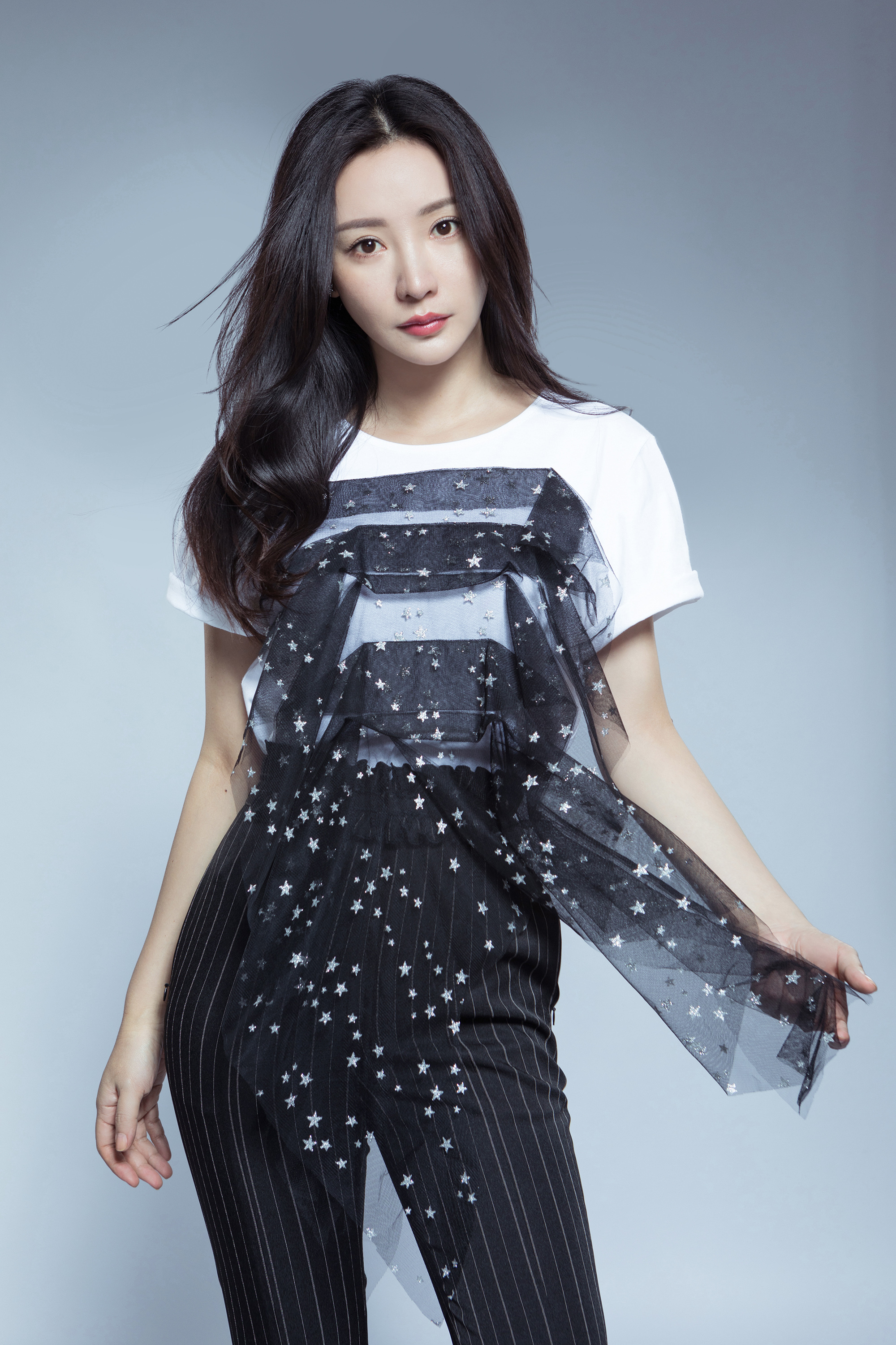 打开凤凰新闻,查看更多高清图片2020年8月14日讯,柳岩在个人社交平台