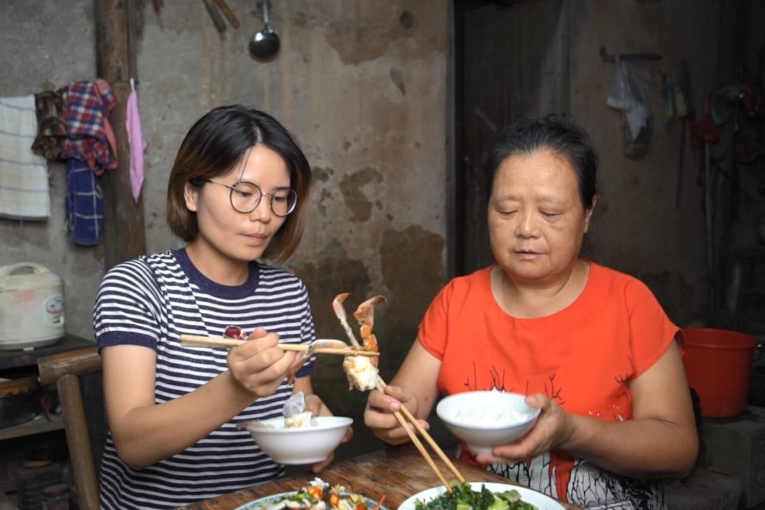 儿媳妇为改善伙食,花168块网购4斤海鲜,农村婆婆:下次别再买了