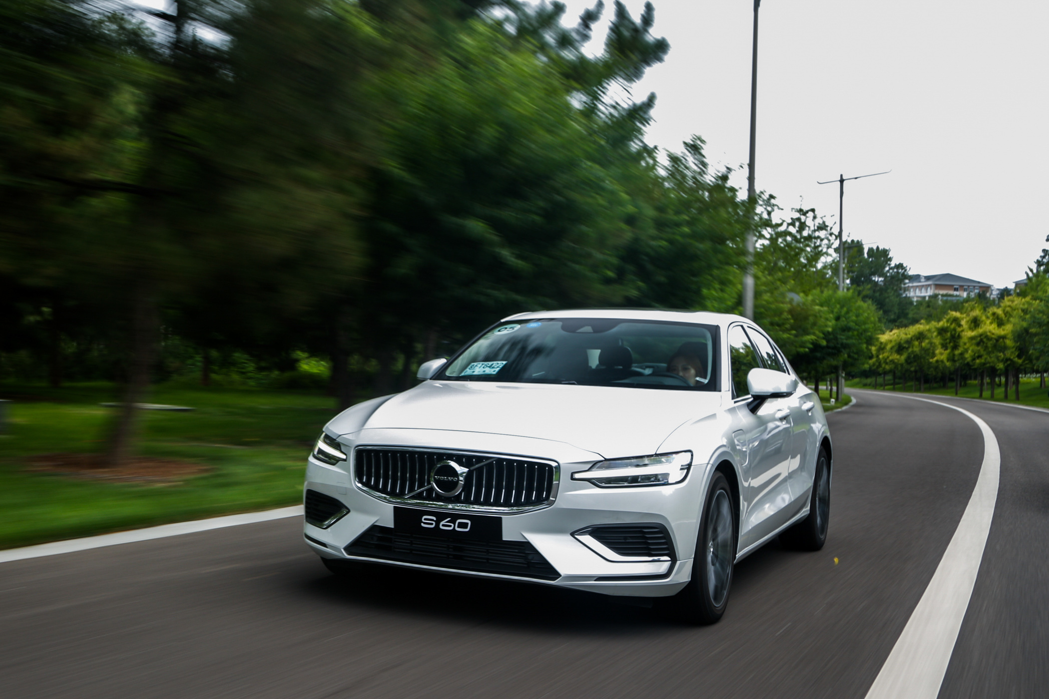 试驾4.6s破百的沃尔沃s60 t8