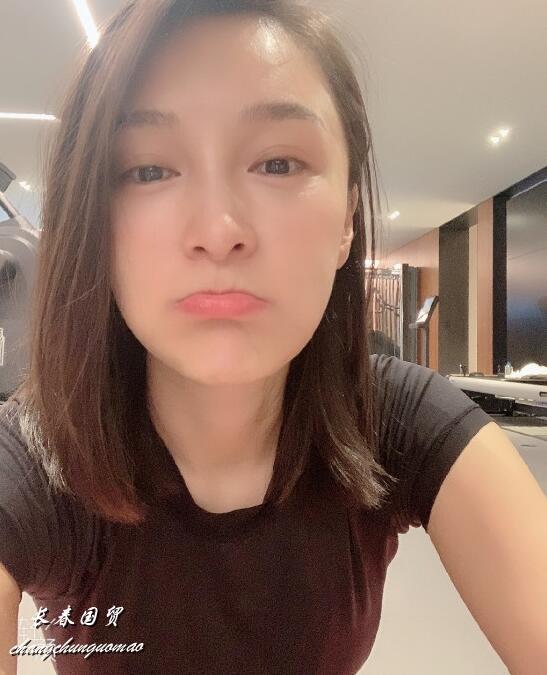 《情深深雨蒙蒙》"梦萍"近照,嫁入豪门15年,如今43岁容颜未改