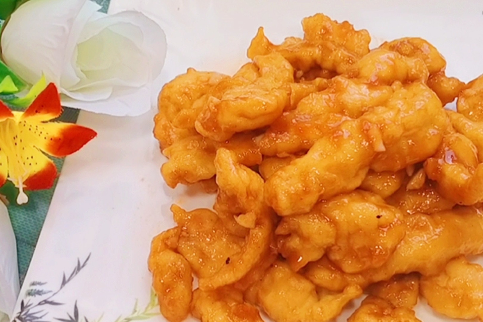 猪肉太贵用鸡胸肉做糖醋里脊，味道酸甜酥脆，比猪肉版的好吃