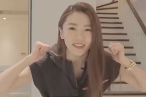 郑恺前女友程晓玥在个人社交平台晒出她邀请好友的视频