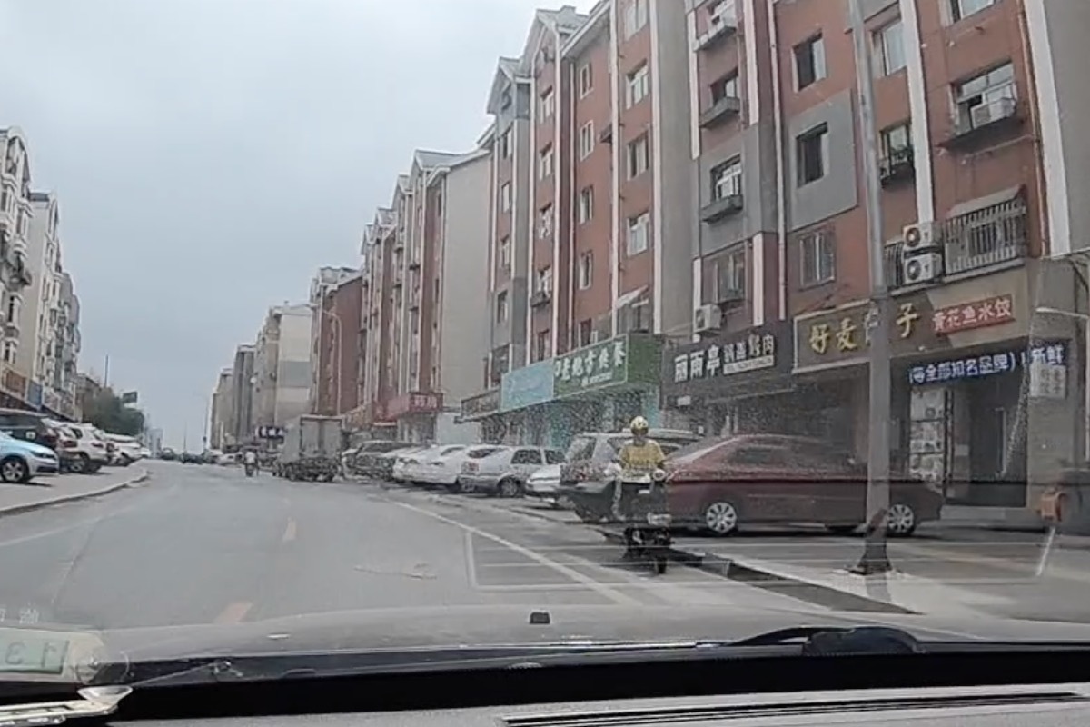 大连最大的老居民区是泡崖子,大连本地人集聚地,紧挨着机场_凤凰网视