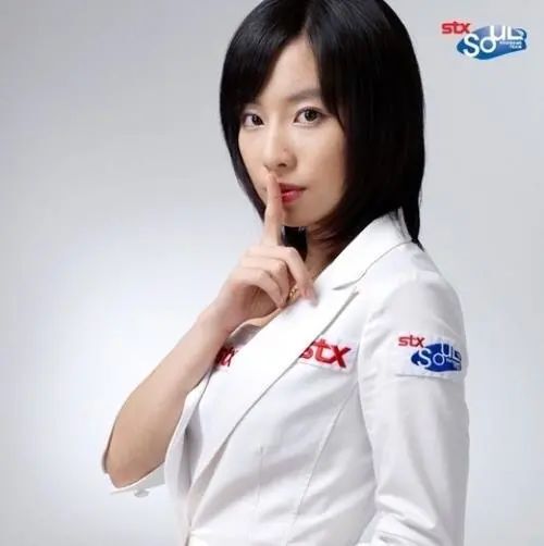 获得世界冠军后,马雪从职业选手转型为赛事解说并加入neotv,因其优秀