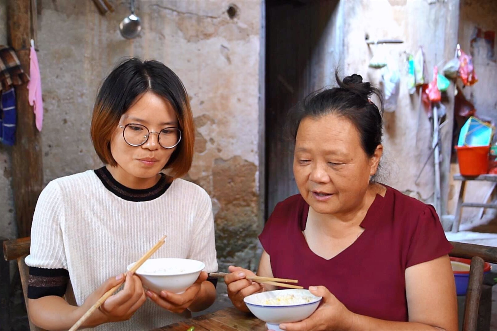 图片[1]-生病时儿媳妇和女儿谁更靠的住-博云求真