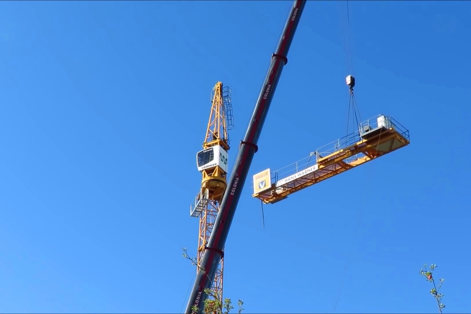 工地完工后，塔吊是如何卸下来的？这回算是涨知识了