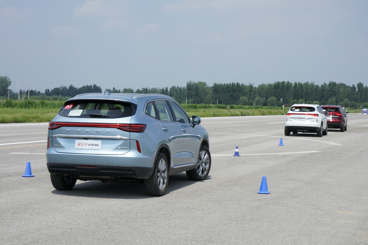 第三代哈弗H6解锁自动泊车新功能