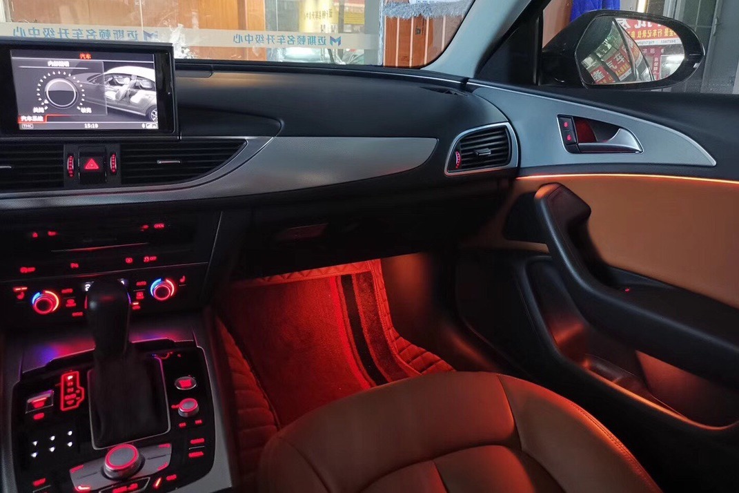 奥迪C7平台A6 原厂1：1免穿线21色氛围灯