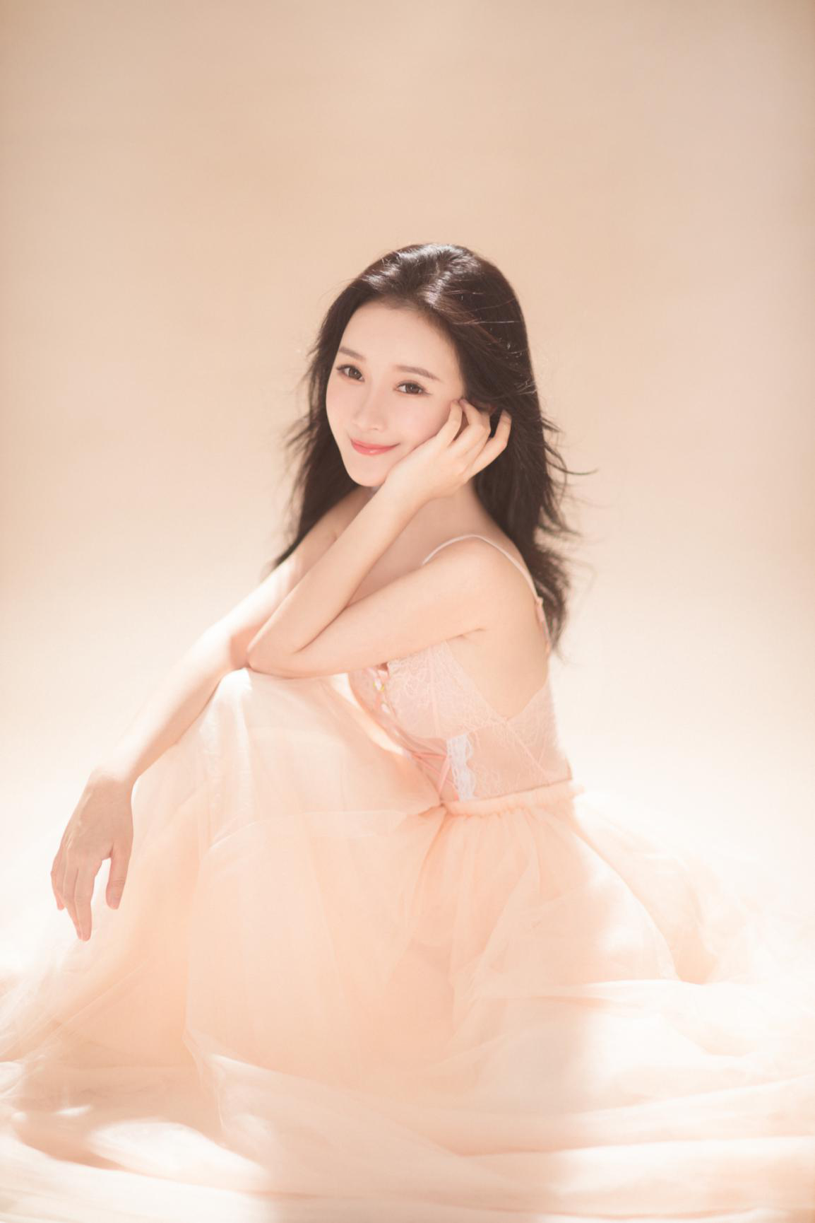 孙心娅2020年最新写真曝光,气质优雅,恬美可人__凤凰网