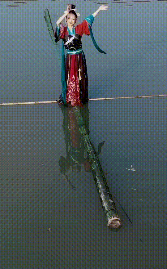 遵义女孩水上漂网友惊呼这是仙女下凡啊