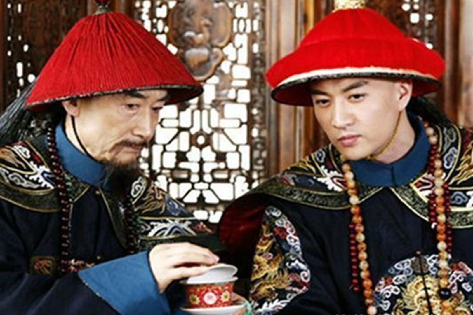 清朝宗室爵位中的入八分与不入八分有什么区别？待遇天差地别