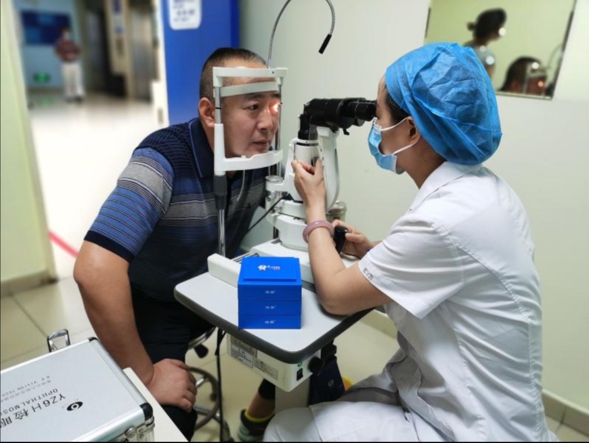 经过眼表综合分析等检查,黄叔叔诊断患有睑板腺功能障碍(mgd)型干眼症