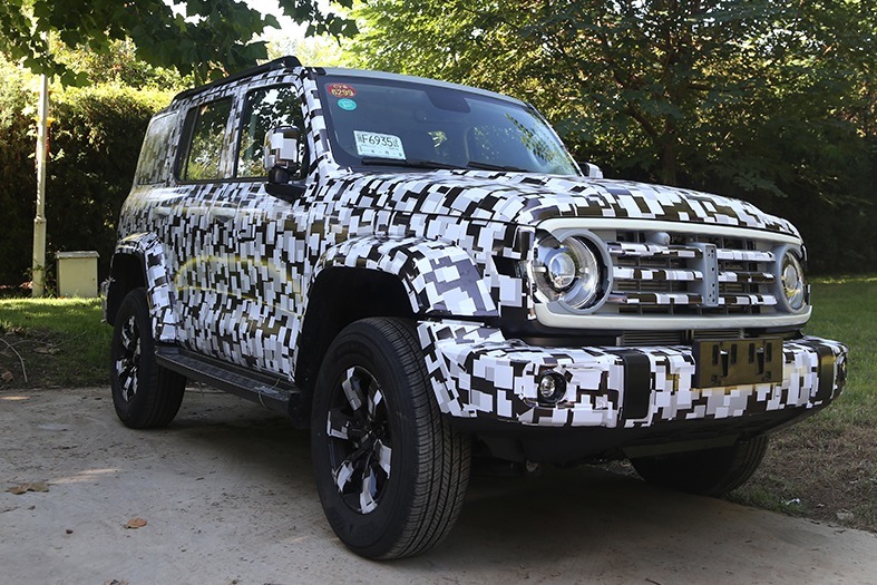 坦克300路试车曝光！实际道路场景越野范儿十足