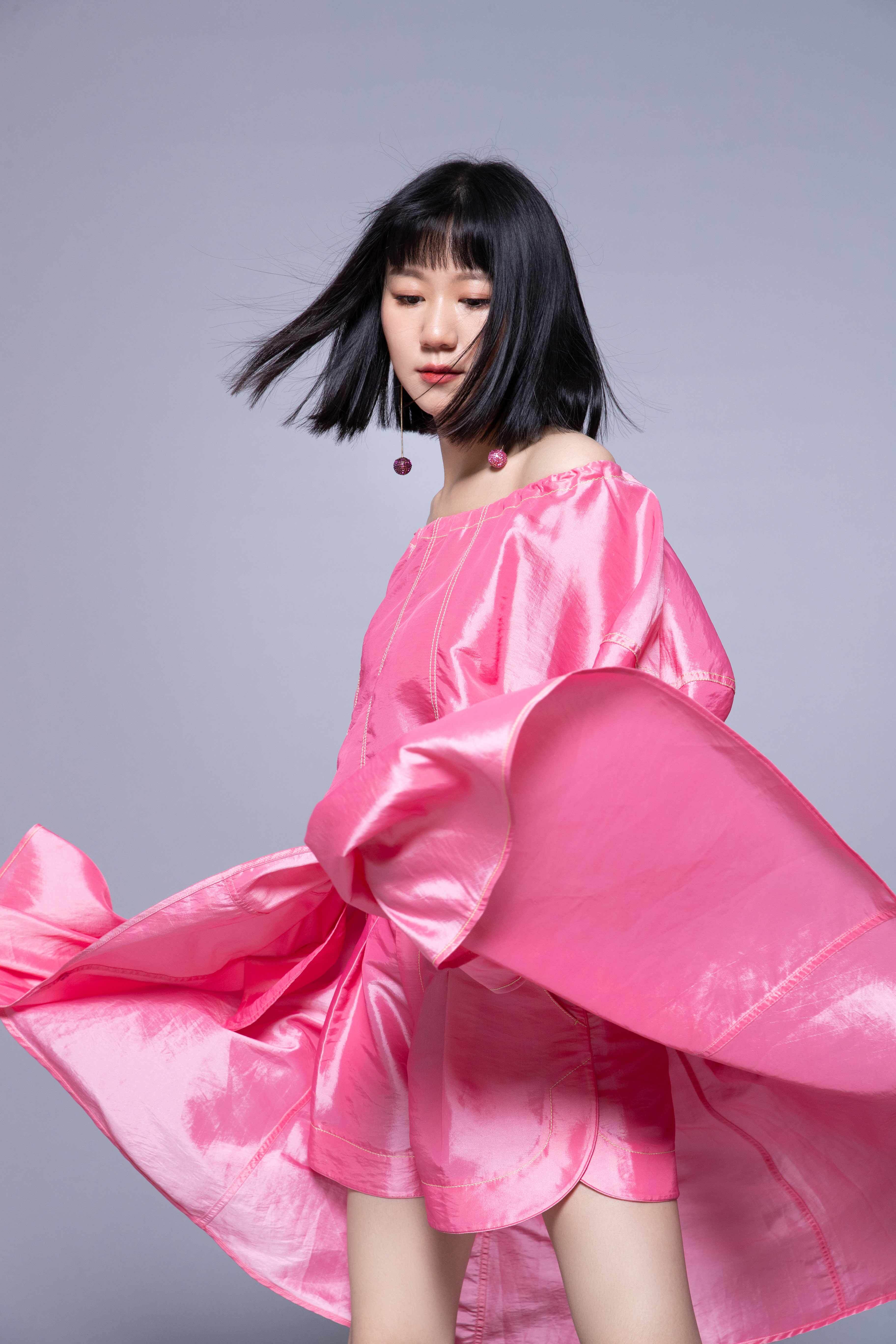 谢春花新专主打《失重感》今日上线 用音乐解构生活破除孤单