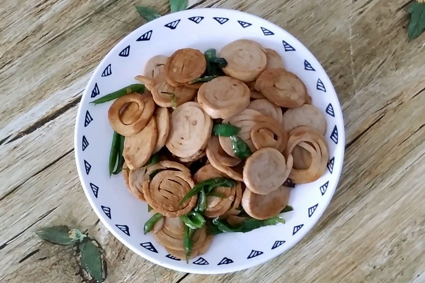 五香豆卷简单又好吃的做法，和尖椒一起爆炒，美味又下饭