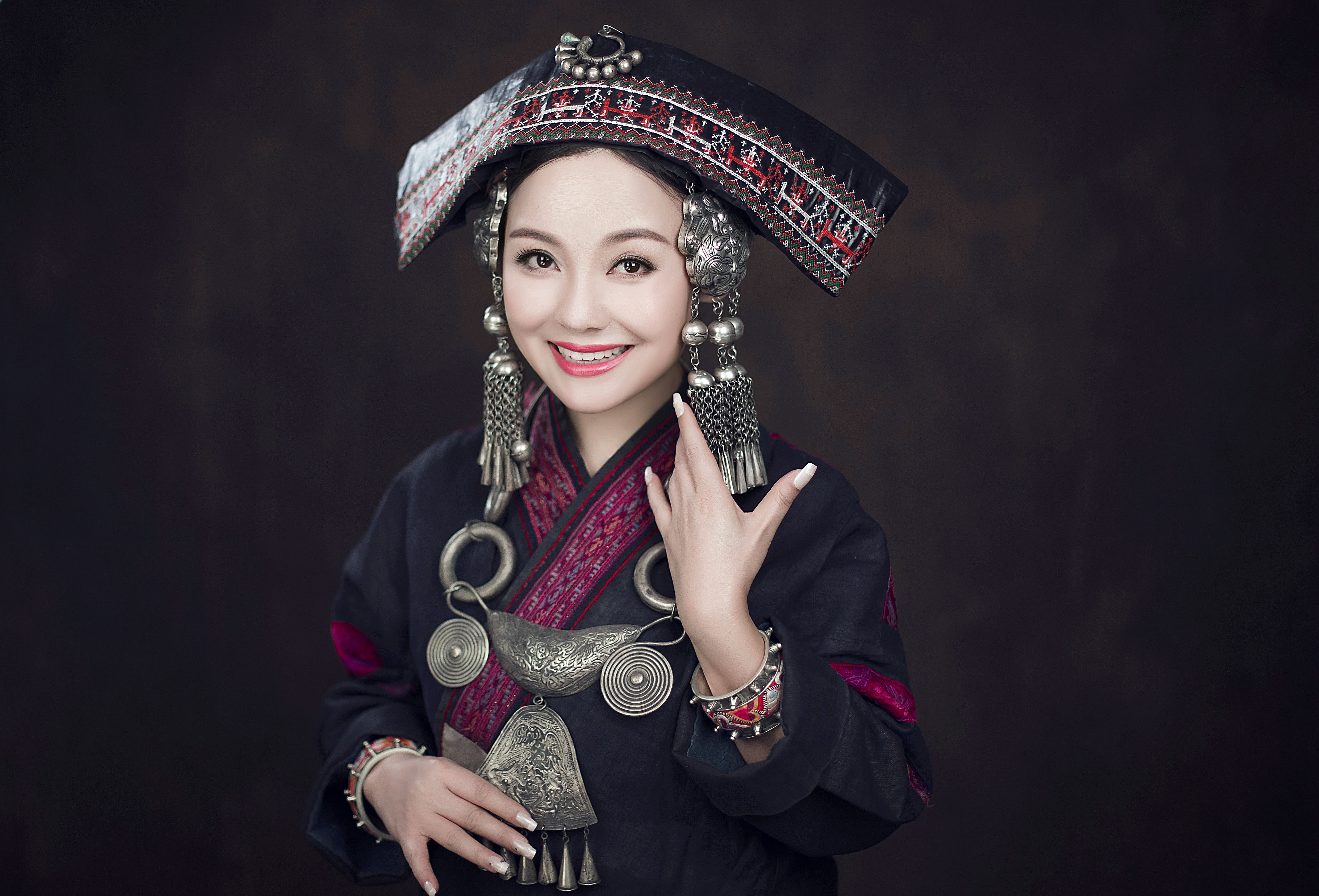 阿幼朵现场和你一起"嗨"__凤凰网