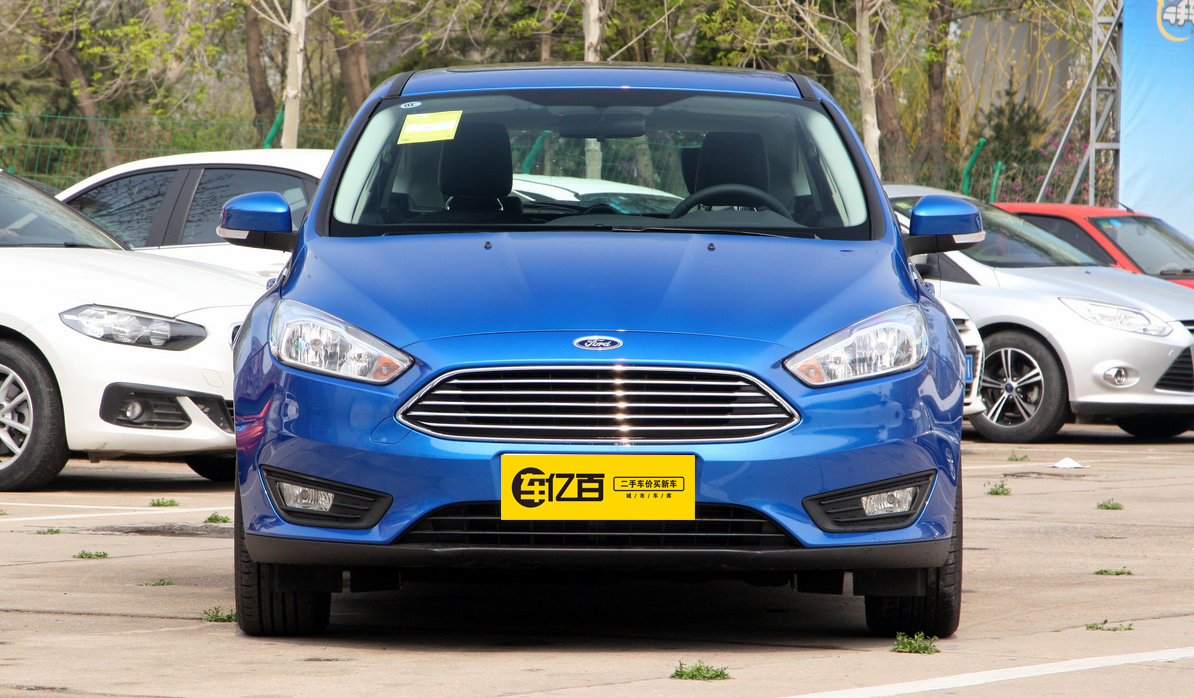 长安福特福克斯2020款两厢经典15l自动风尚型