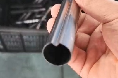 工厂实拍：全自动送料圆管激光切管机视频