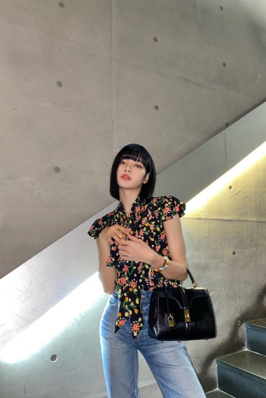 古灵精怪的lisa个性穿搭学起来一起走向时尚路