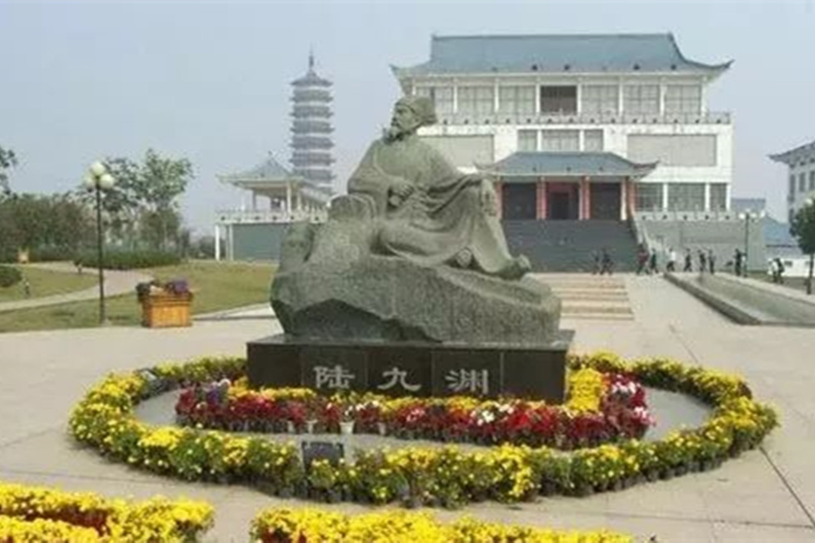 此人是“心学”的开山之祖，某日，他忽然对家人说：我马上要死