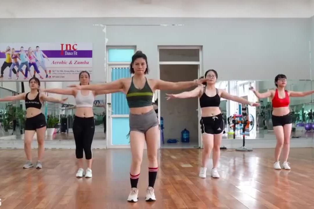 小红帽郑多燕减肥操瘦肚子，每天坚持30分钟，30天狂瘦18斤