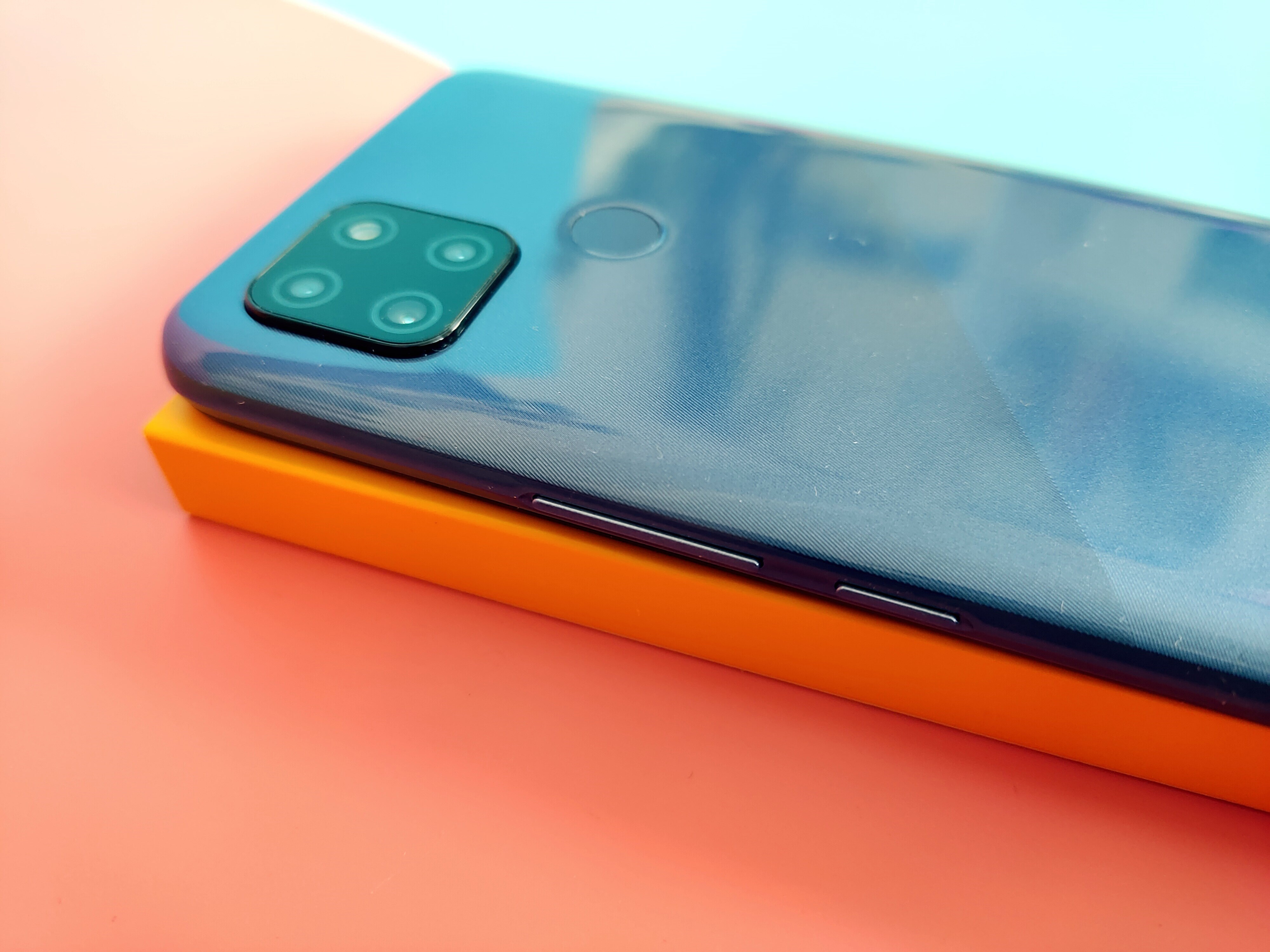 性价比和颜值并存百元5g手机realme真我v3图赏