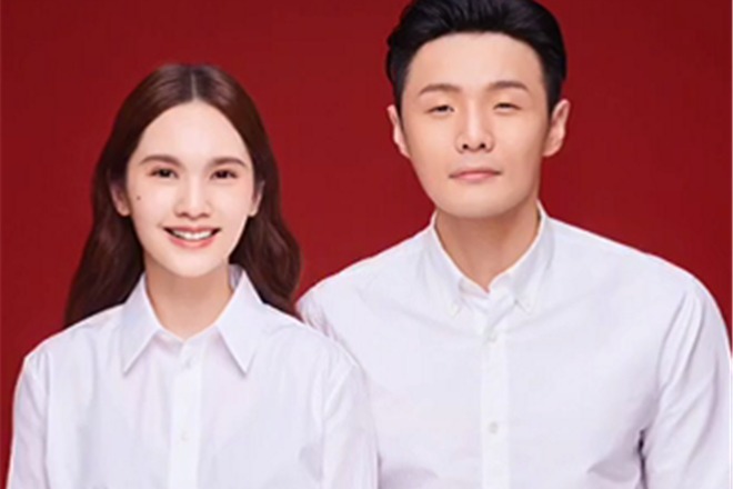 李荣浩低调开百万豪车