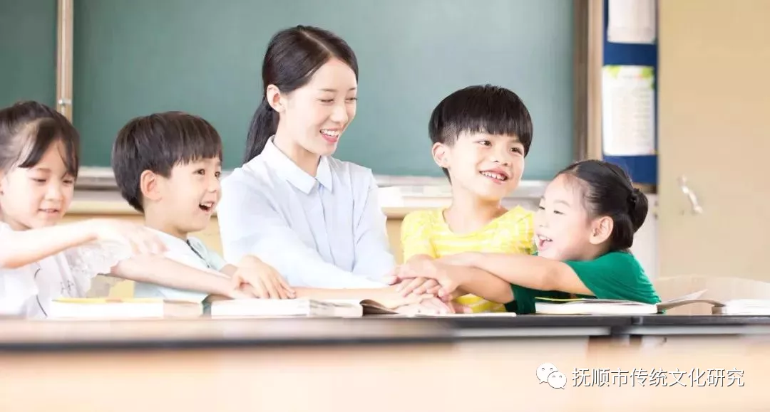 仁者爱人,有礼者敬人 。康会长细讲《弟子规》__凤凰网