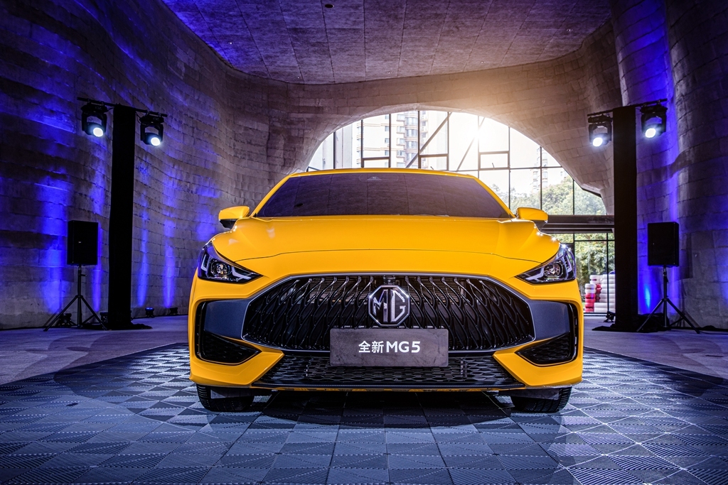 全新名爵5携第三代家族式设计语言正式亮相