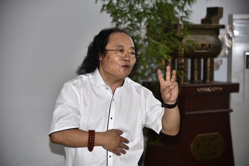 郭志勇宣誓并致辞