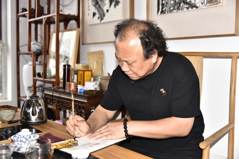 水墨画家白阳道人收徒仪式在个山美术馆举行