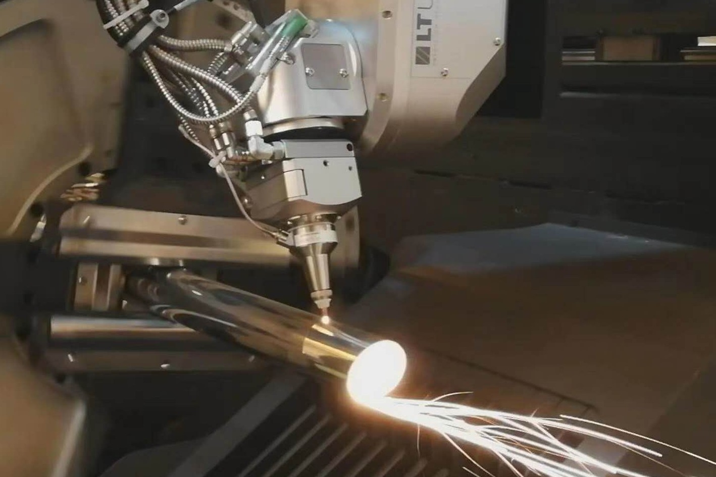 三维五轴激光切管机视频，这才是轻松切管的正确打开方式