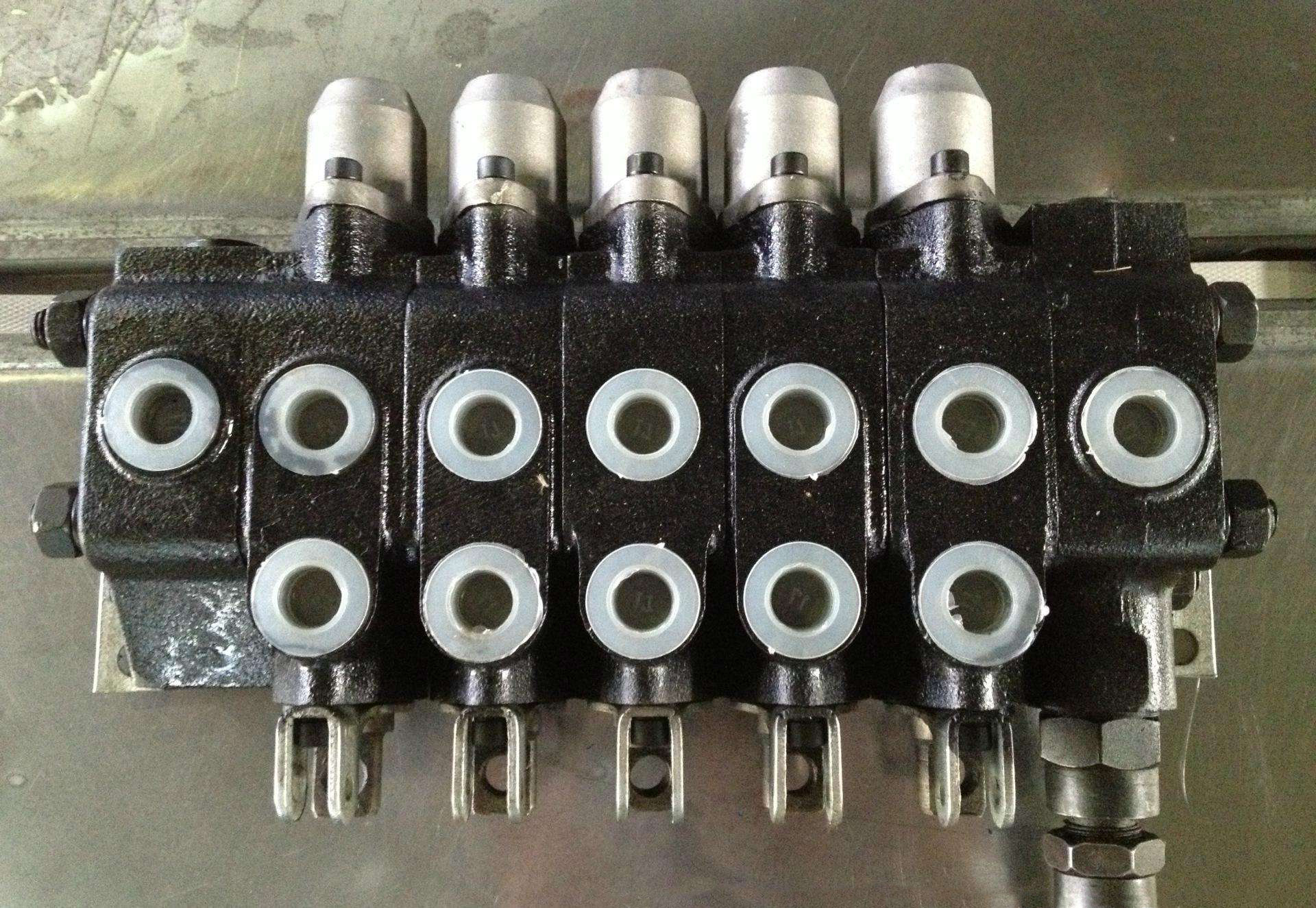 山西金益泰工程师详解:多路换向阀,开中心多路阀__凤凰网