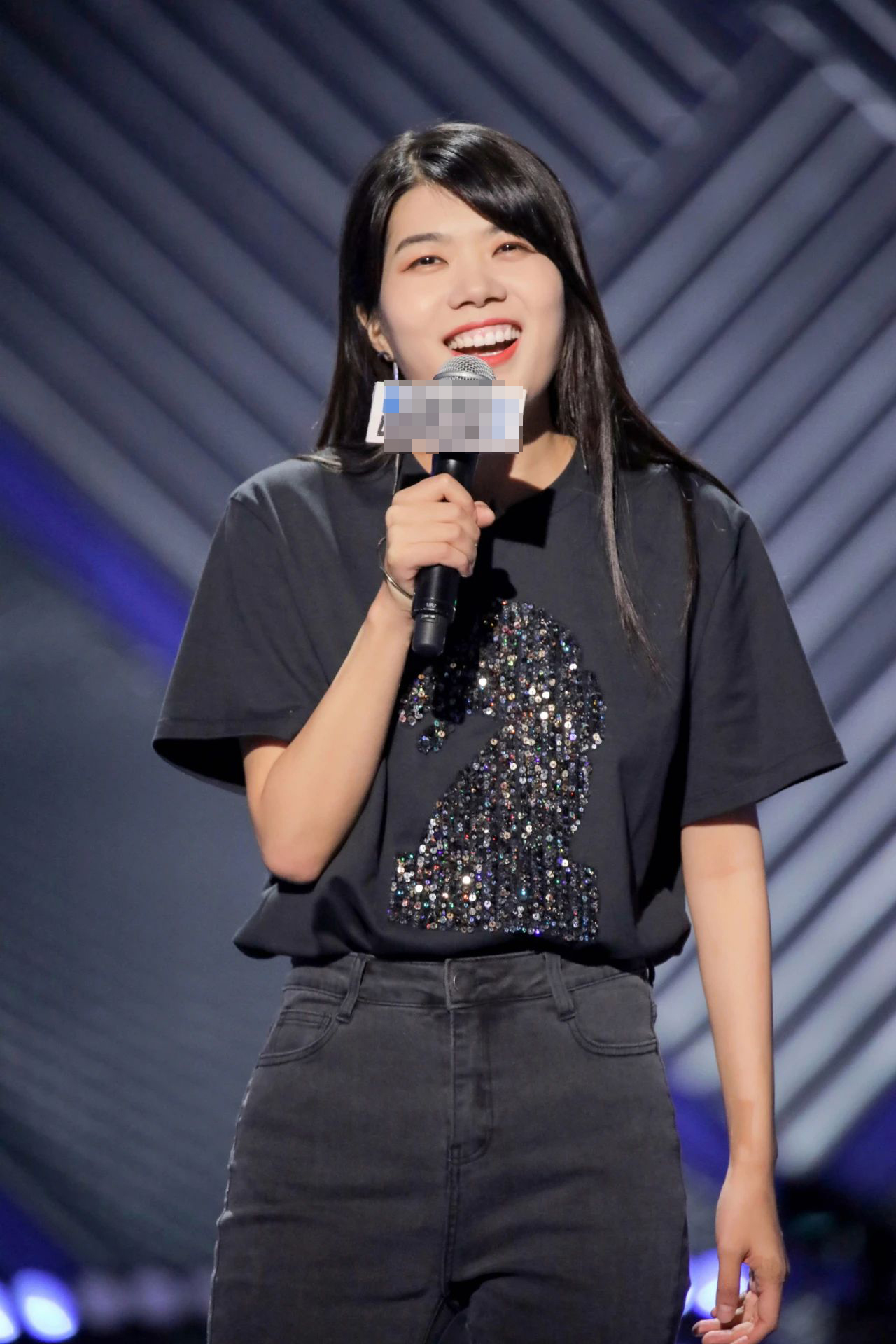 在荔枝姐看来, 与其说她是女权主义,倒不如说她是站在女性的视角上