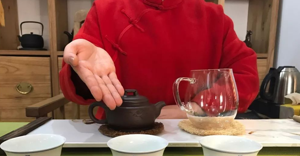 茶桌上的饮茶礼仪,你知道吗?__凤凰网