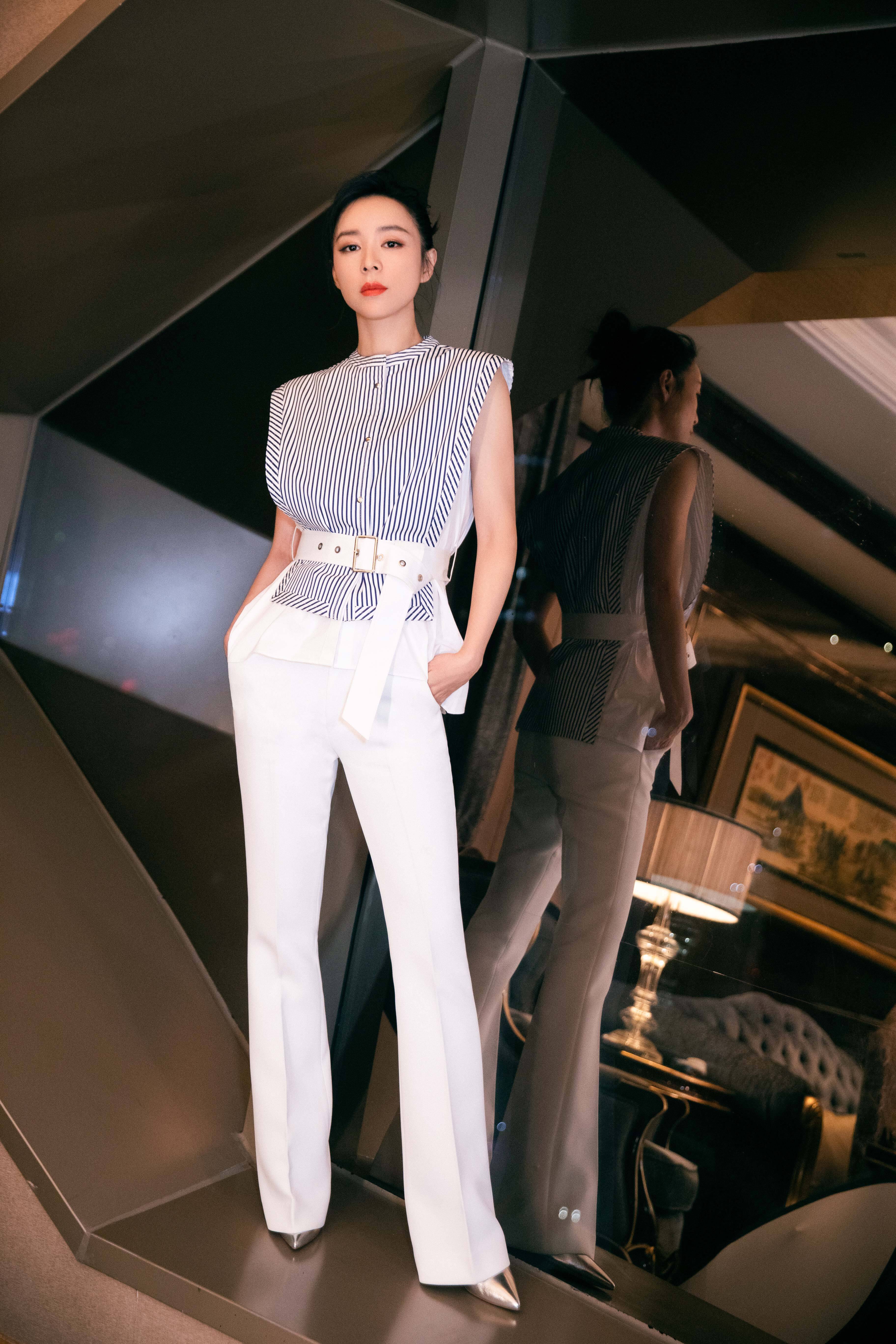 张静初出席《在一起》开播晚会 分享创作故事致敬抗疫英雄__凤凰网